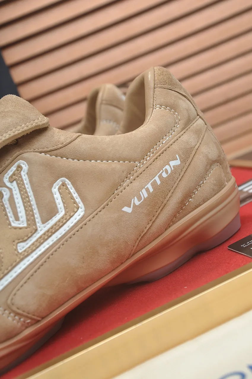 Men's shoes 💰680💶[LOUIS VUITTON] (original order) couple model 🍀LV Louis Vuitton * - top version of LV classic trendy shoes! Made of imported original cowhide, water-dyed cowhide lining, and original wear-resistant rubber outsole! High quality products! Size for women: 35-40. Men: 39-46 (45.46 customized)